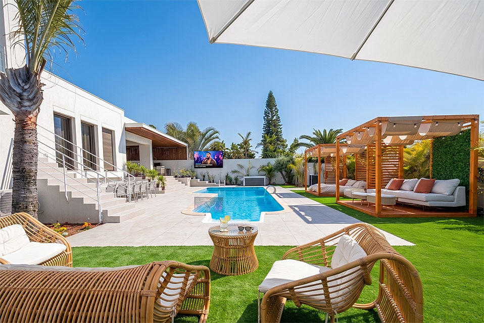 Villa Del Mar בקיסריה – וילה יוקרתית עם בריכה מחוממת וחצר נופש פרטית